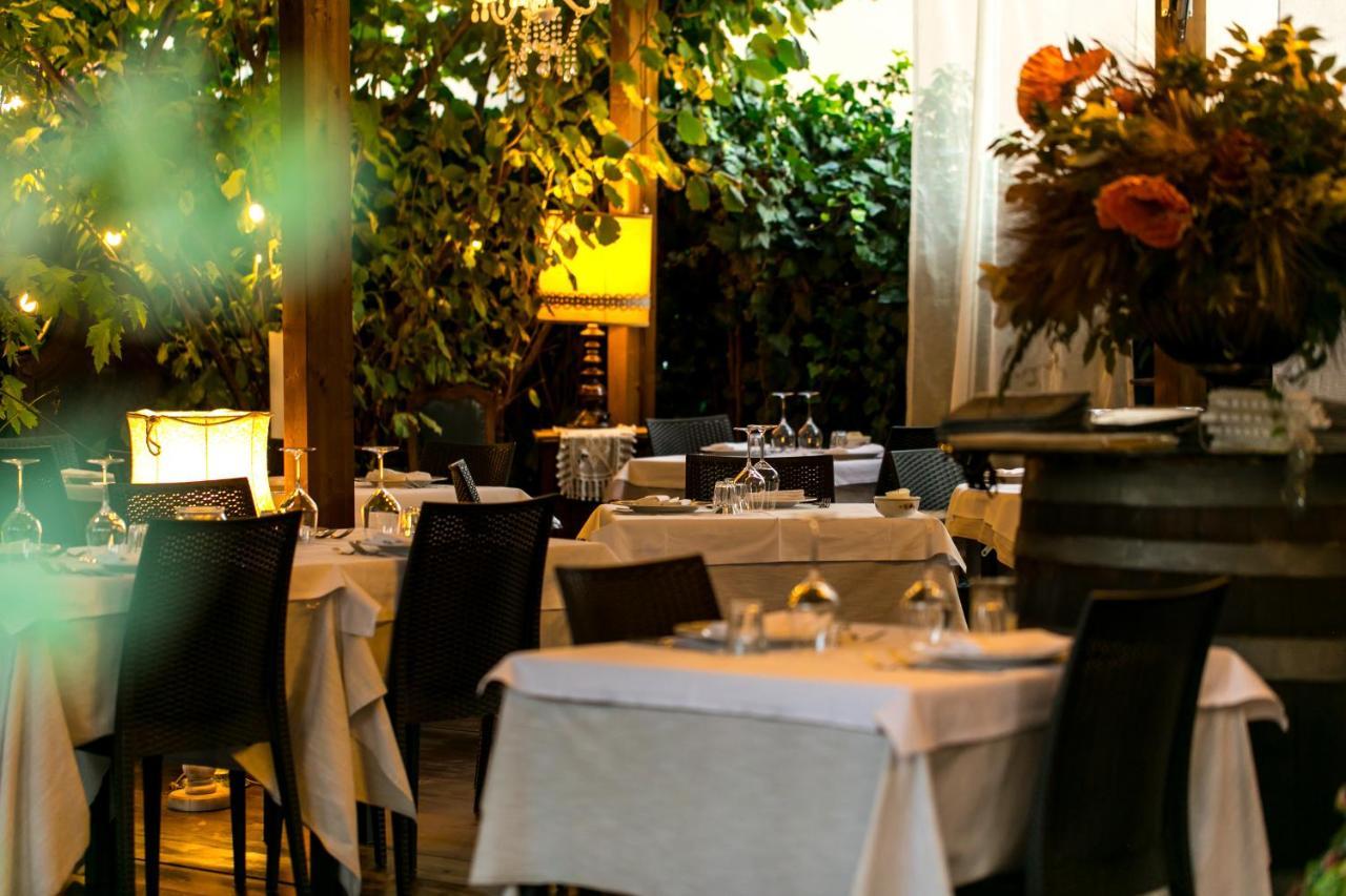 Antica Osteria Del Mirasole Inn